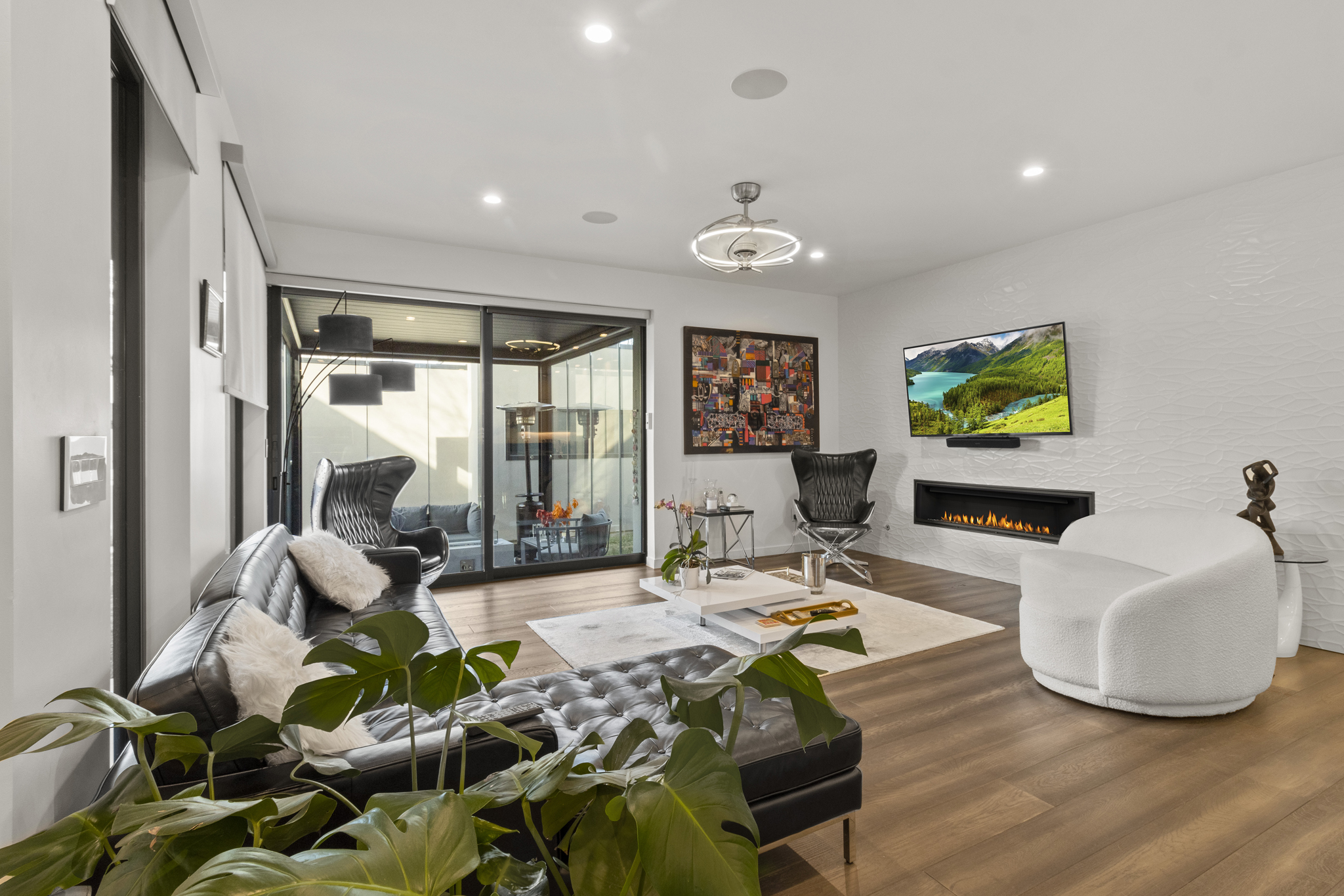Custom Modern Builder photography of a Liviing room in Lone Tree Colorado